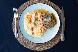Atún al moscatel con risotto de zetas